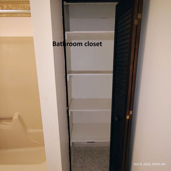 Building Photo - 124 Mammoth Rd