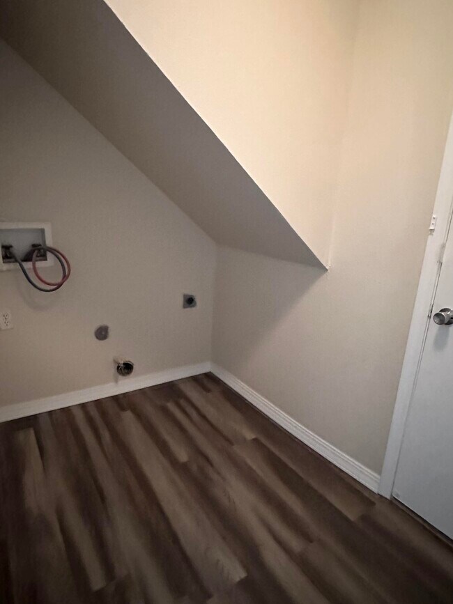 Building Photo - 760 Desert Ash Dr