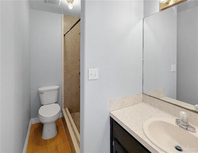 Building Photo - 30 N N Dakota St