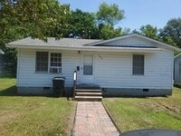 Building Photo - 2 Bedroom 1 Bath Just Renovated with New Appliances