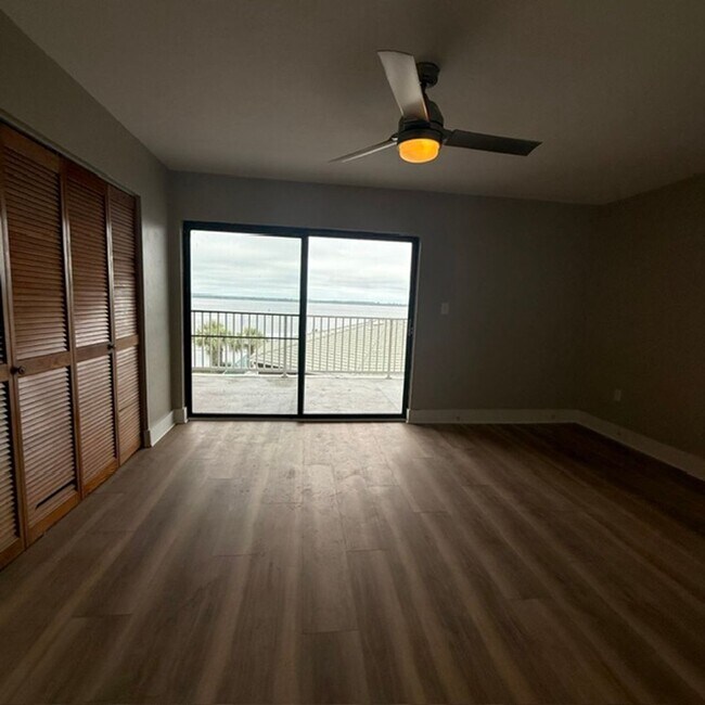 Building Photo - Bay Front Condo for Rent