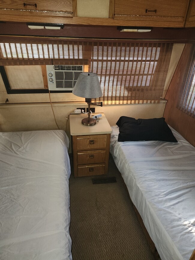 Building Photo - 38612 Fir Ave