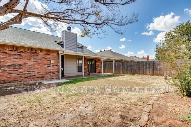 Building Photo - 7713 Doris Dr