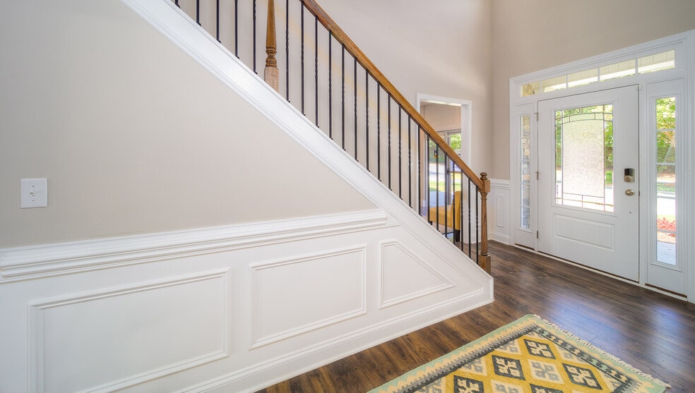 Building Photo - 6101 Treehouse Dr