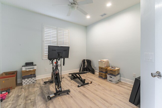 Building Photo - Modern, 2/3 Bed, 2 Bath Spacious Single St...