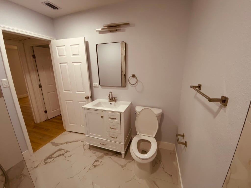 Bathroom 1-4 - 131 W Atwater Ave