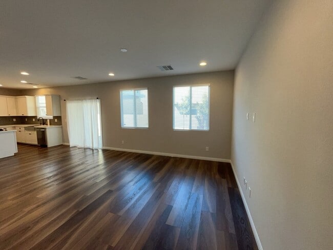 Building Photo - 2122 Bethesda Fountain Rd