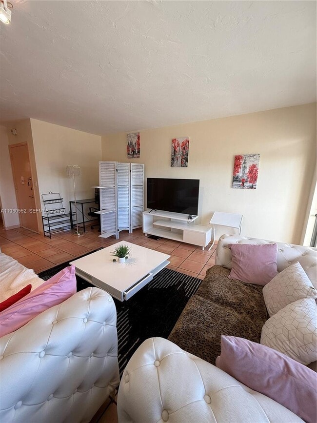 Building Photo - 1480 Euclid Ave