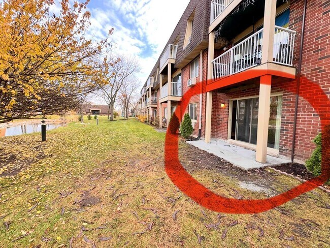 Building Photo - 2 Villa Verde Dr