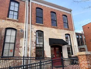 Building Photo - 113 N Main St