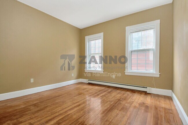 Building Photo - 19 Arnold St