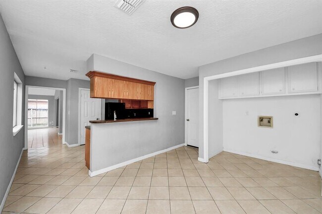 Building Photo - 2622 Heather Knoll Dr