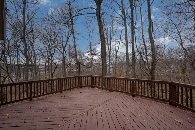 Building Photo - 20821 Shamrock Glen Cir