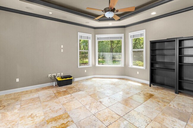 Building Photo - Executive Gainesville Rental: Custom 4 Sui...