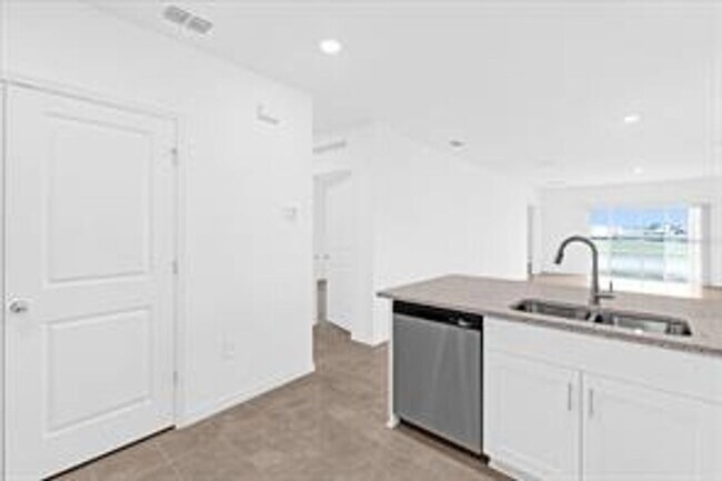 Building Photo - 5647 Nispero Wy