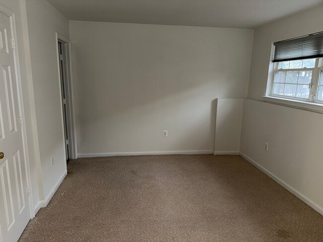 Building Photo - 4676 Deerwatch Dr