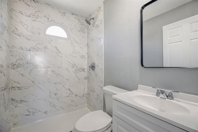 Building Photo - 904 21st St