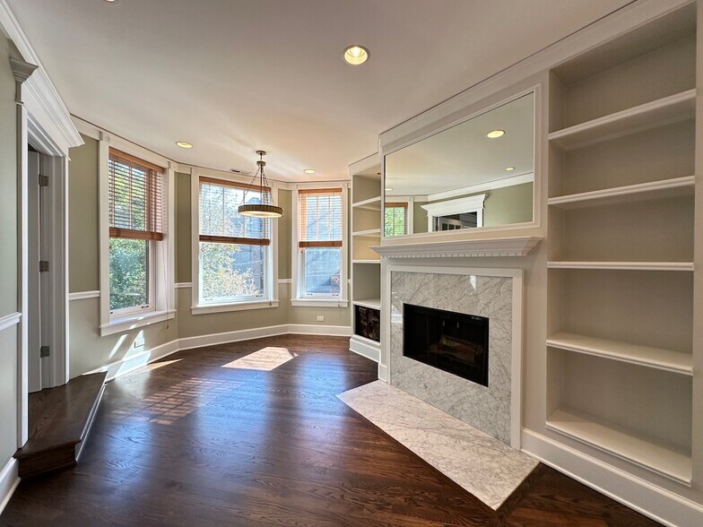 Building Photo - 3614 N Bosworth Ave