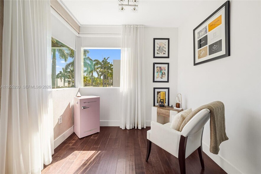 Building Photo - 7515 NW 99th Ave