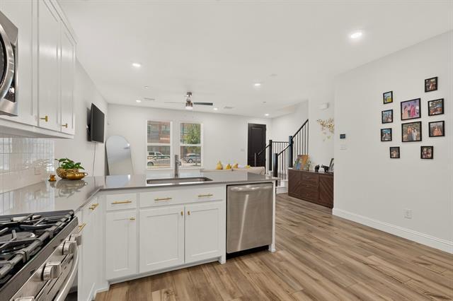 Building Photo - 605 Friendswood Dr