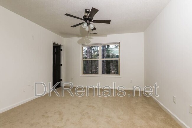 Building Photo - 2555 Flat Shoals Rd