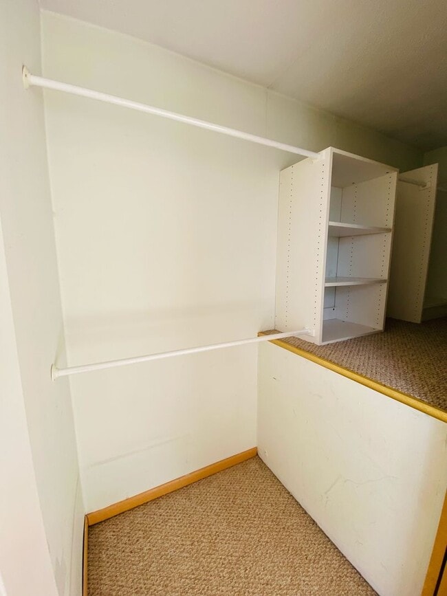 Building Photo - Cute 3 Bedroom Home in the Heart of West S...