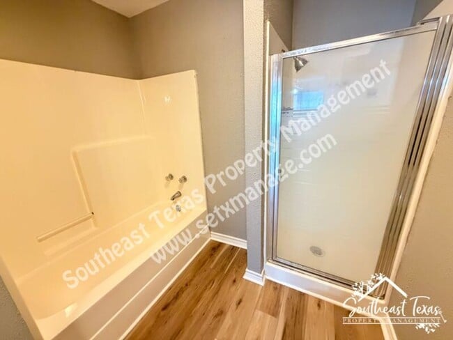 Building Photo - 1441 Bassett St