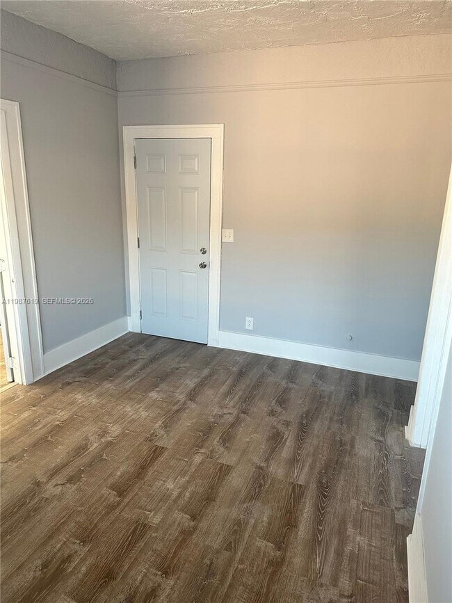 Building Photo - 1053 SW 2nd St