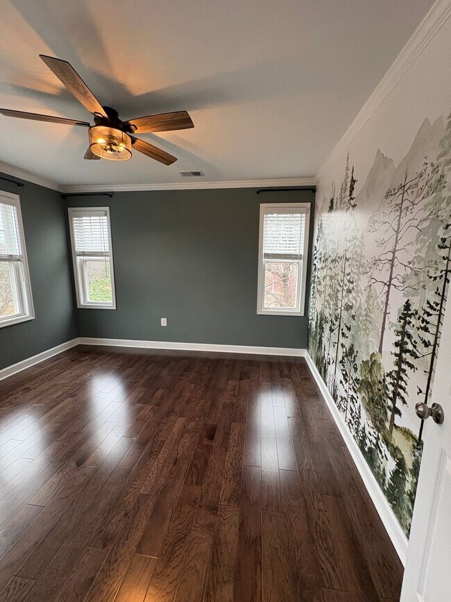 Building Photo - Beautiful Home Conveniently Located in Alexandria w/ Lower Level Suite