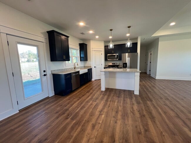 Building Photo - 308 Wolverine Way