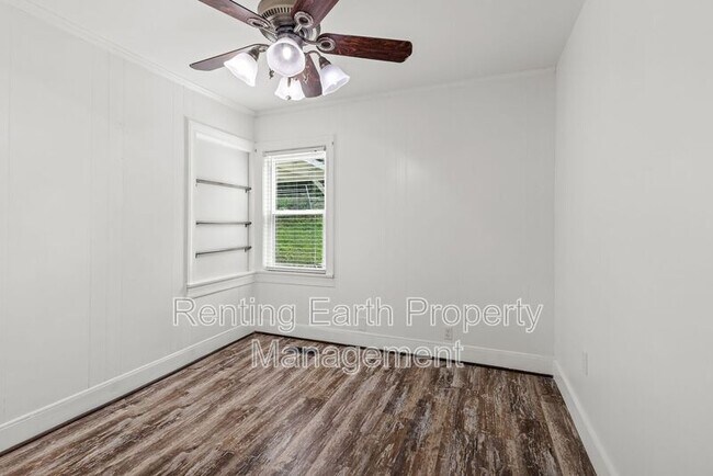 Building Photo - 714 85th St S