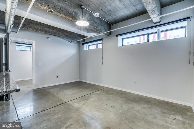 Building Photo - 4800 Brown St