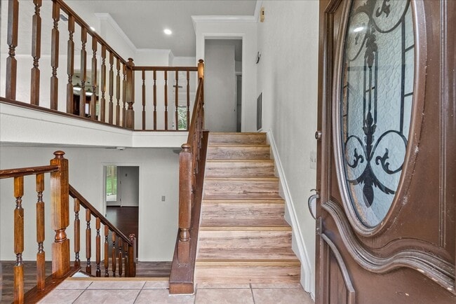 Building Photo - 430 Redway Ln