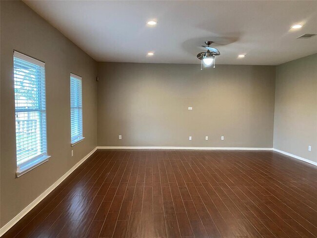 Building Photo - 21515 Kingston Terrace Ln