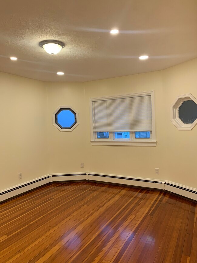 Livingroom - 19 Carmen St