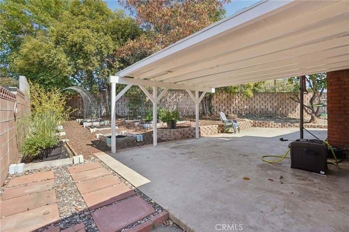 Building Photo - 6138 N Traymore Ave