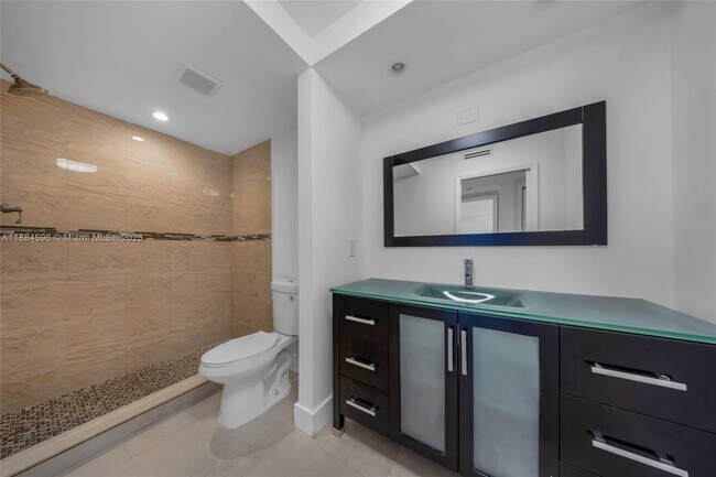 Building Photo - 20301 W Country Club Dr