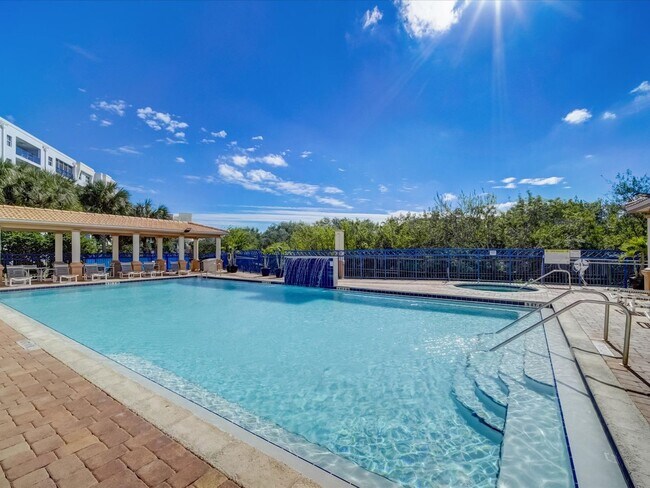 Building Photo - Beautiful Ocean Walk Condo Available April...