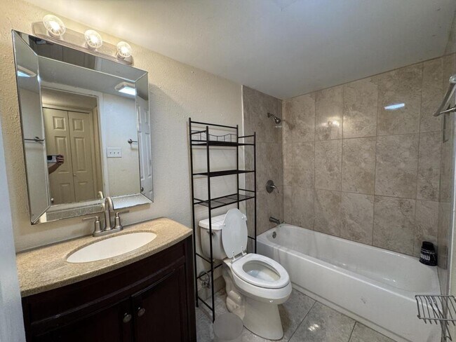 Building Photo - 5301 Gibson Dr