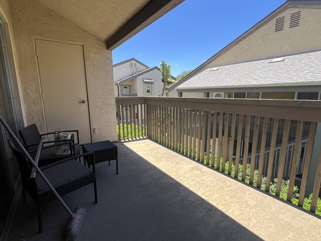 Building Photo - 8525 Villa La Jolla Dr
