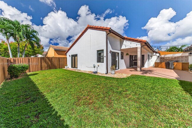 Building Photo - 15140 Bristol Ln