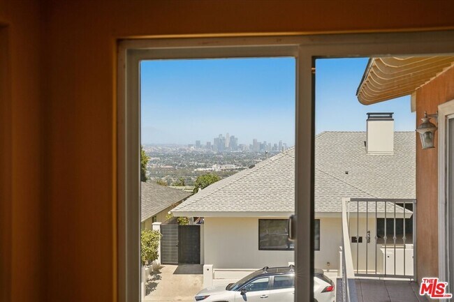 Building Photo - 4131 Mantova Dr