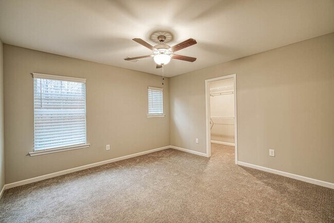 Building Photo - Craftsman Style Home in Greer