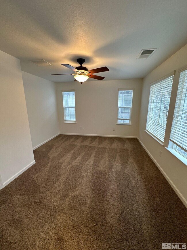 Building Photo - 3843 Dominus Dr