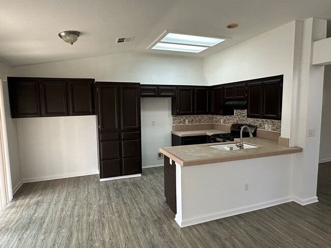 Building Photo - 5415 W Monte Vista Ave