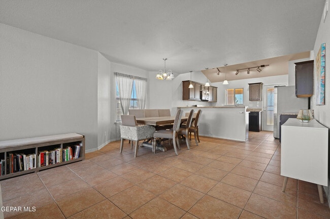 Building Photo - 12000 Prairie Ridge St