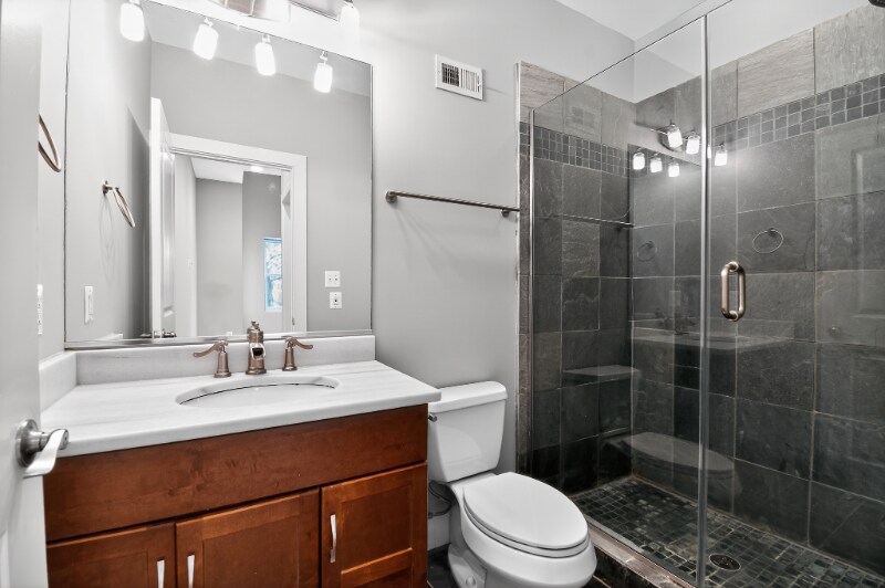 Building Photo - 1241 Kenyon St NW