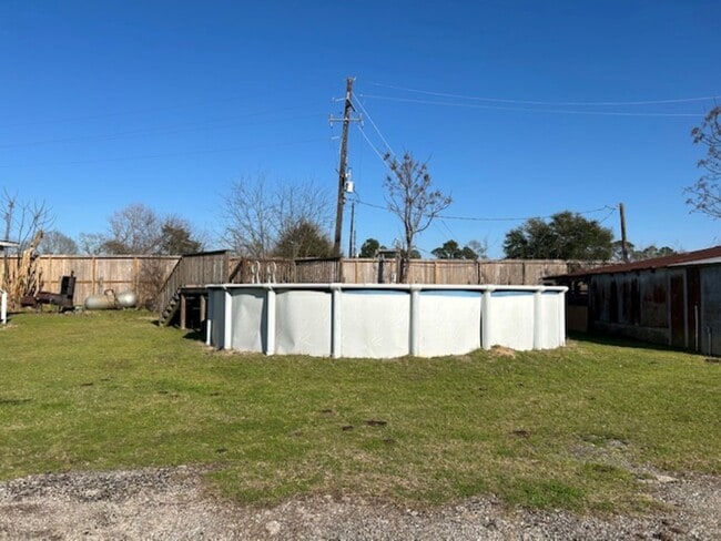 Building Photo - 34743 Betka Rd