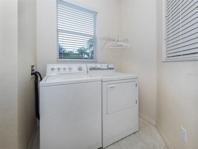 Building Photo - 4437 Corso Venetia Blvd