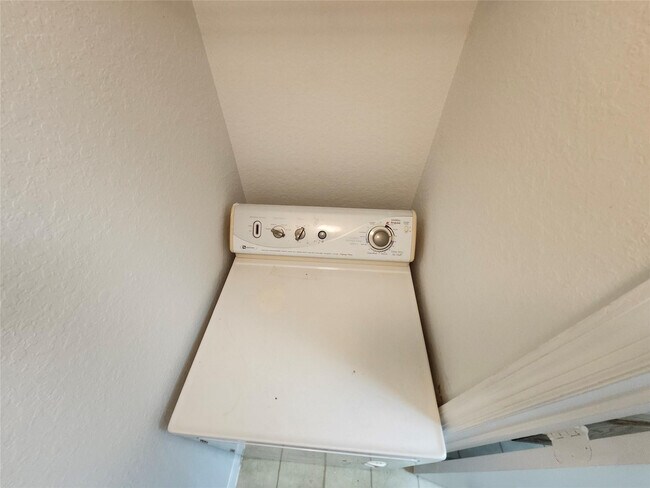 Building Photo - 14905 Pleasant Bay Ln